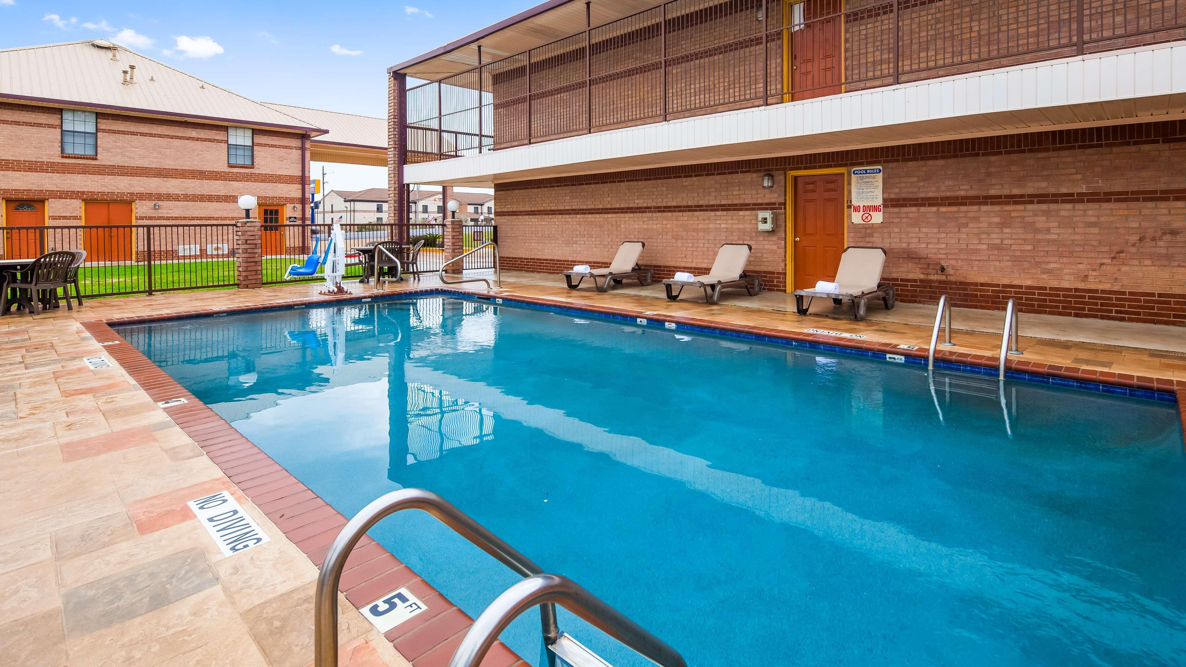 Best Western Executive Inn Marshall Bagian luar foto