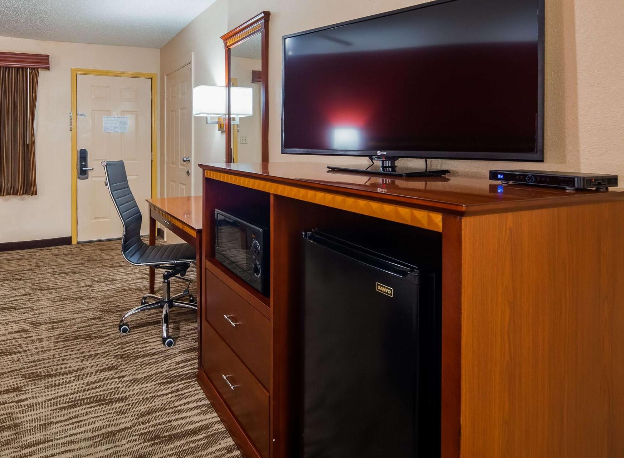 Best Western Executive Inn Marshall Bagian luar foto